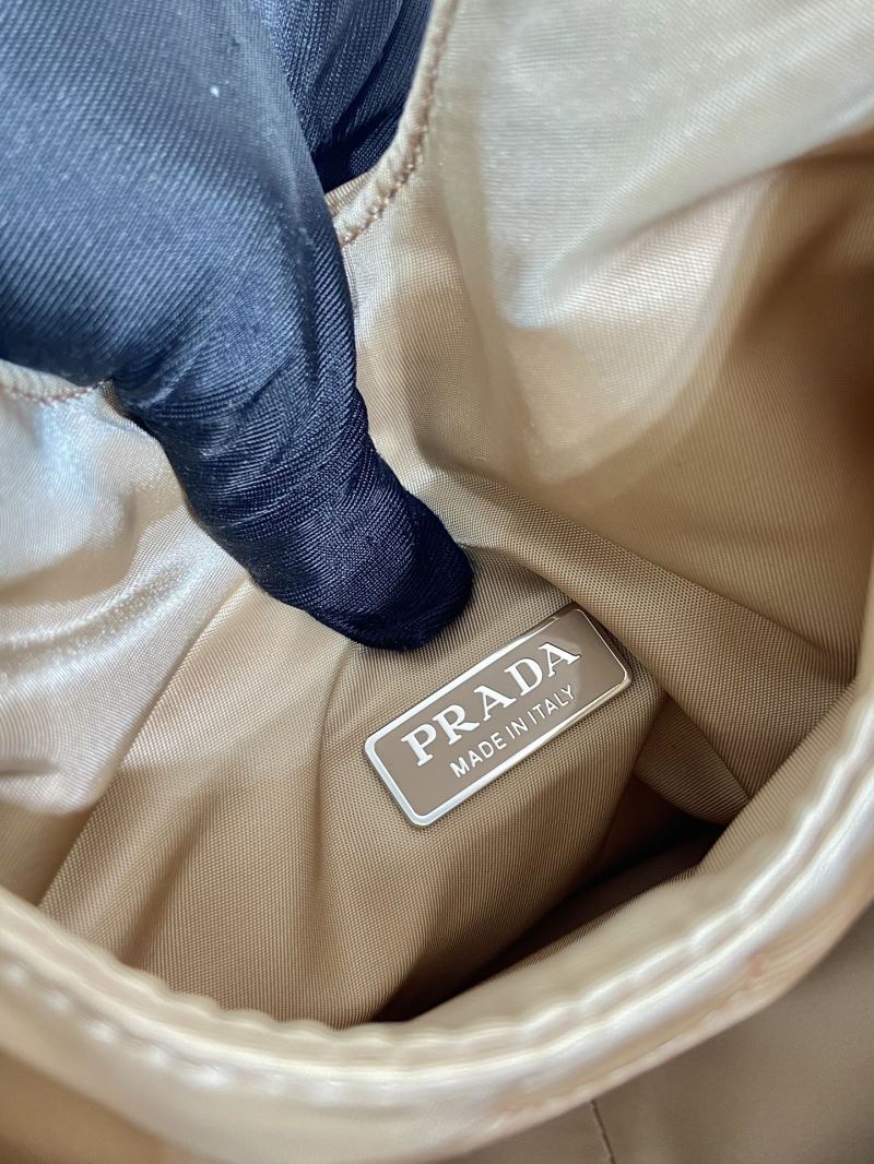 Pra*a tote bags